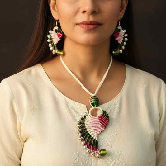 Hamsa pink macrame necklace set