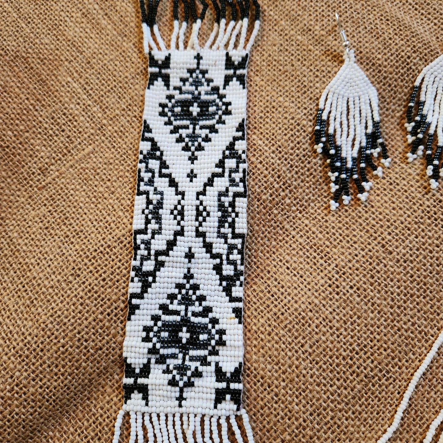 Kona geometric bead layer necklace set
