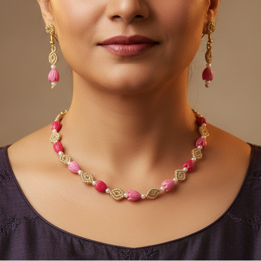 Manorama pink tulip macrame necklace set