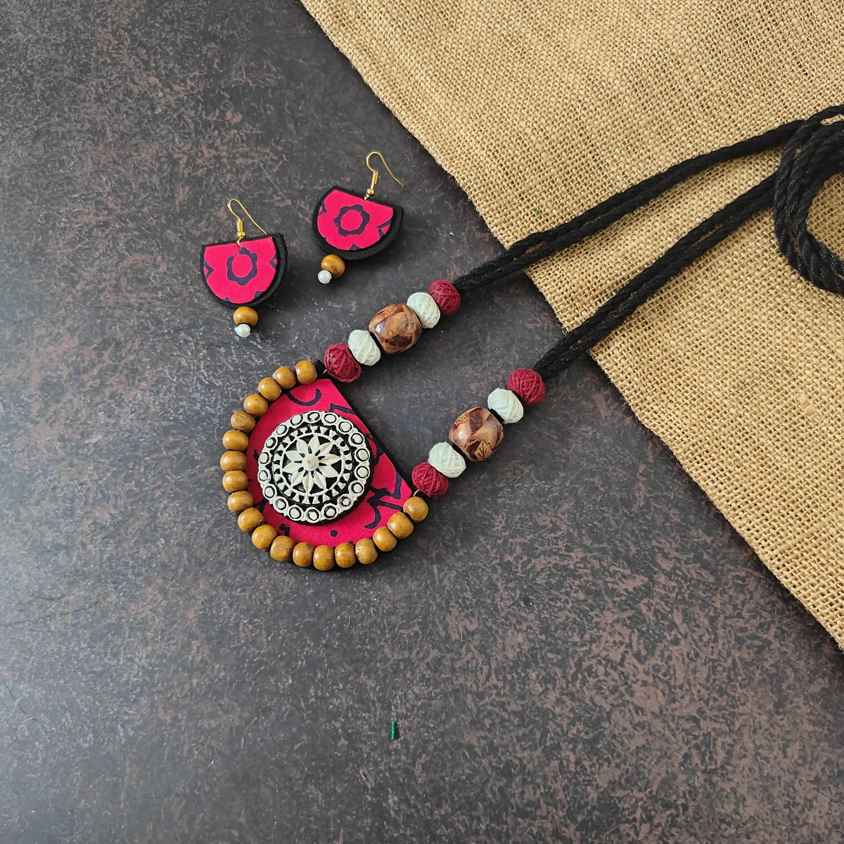 Medini fabric necklace set