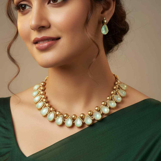 Ditila green macrame necklace set