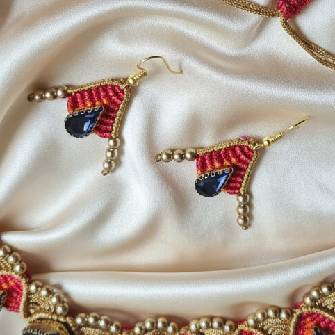 Vahini stone macrame necklace set