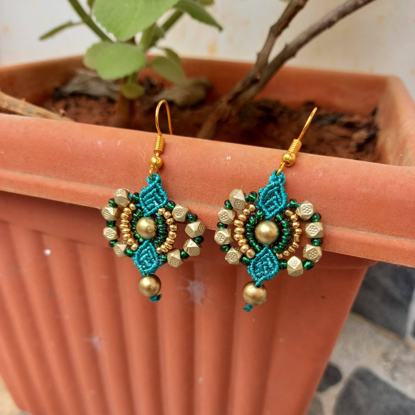 Swarna bead Micro-macramé earrings