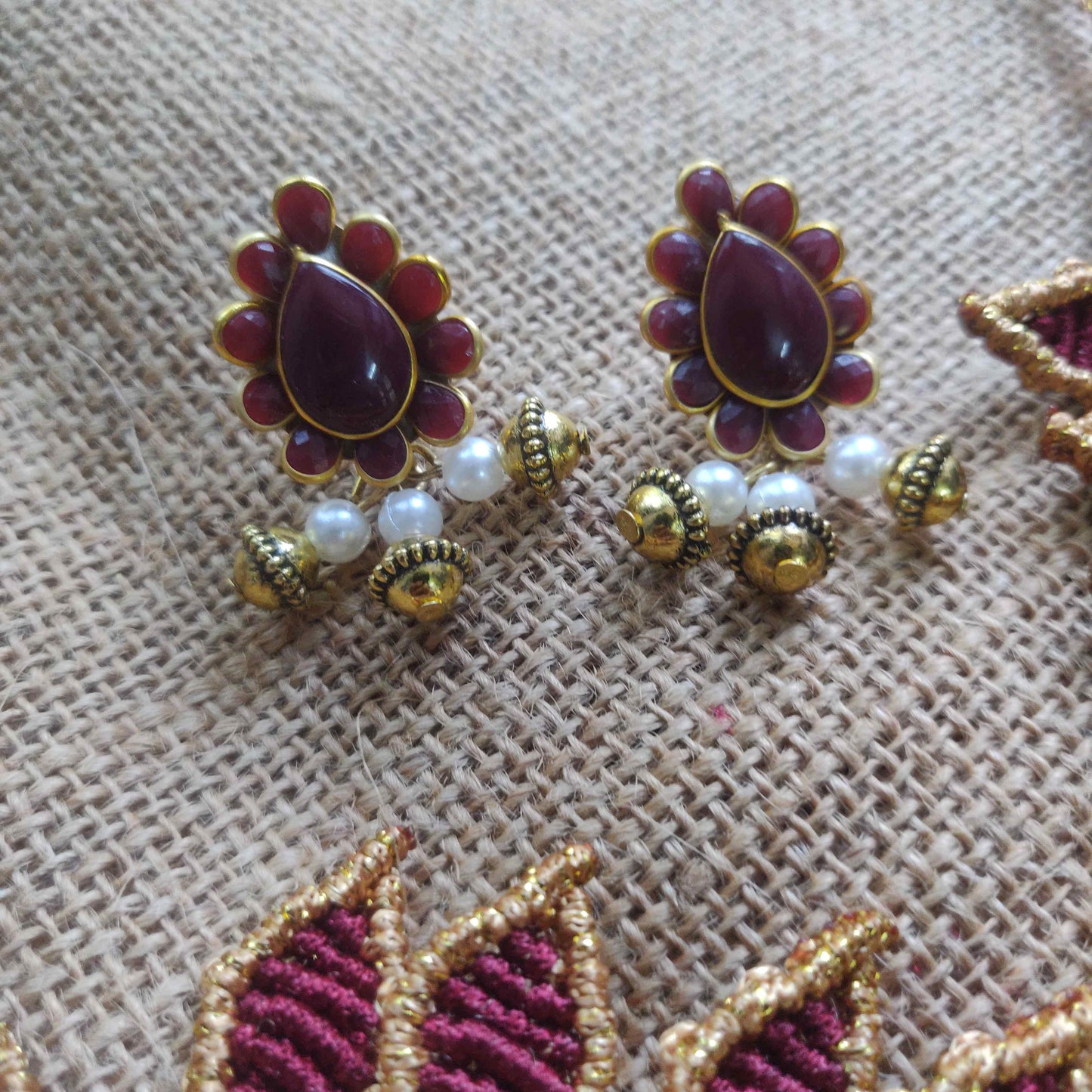 gold necklace leaf necklace set traditional gold necklace set maroon necklace set stud earrings drop pendant oval pendant set