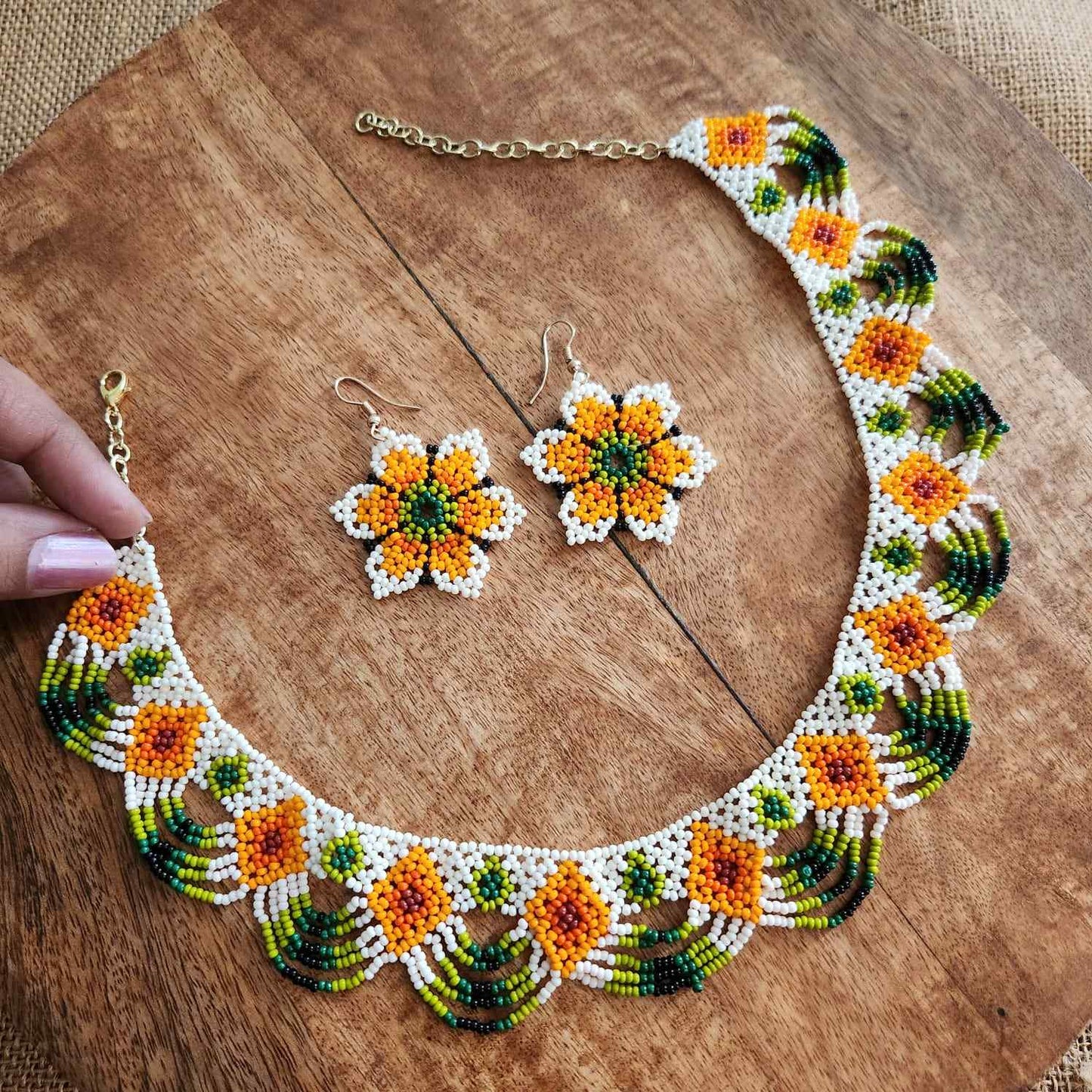 floral necklace bead jewellery short necklace scalloped flower motif partywear necklace floral earrings
