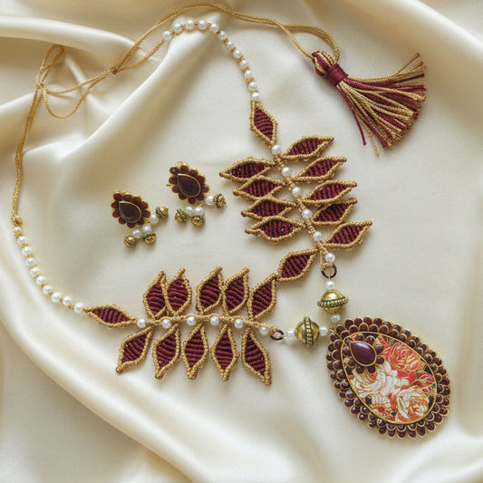 gold necklace leaf necklace set traditional gold necklace set maroon necklace set stud earrings drop pendant oval pendant set