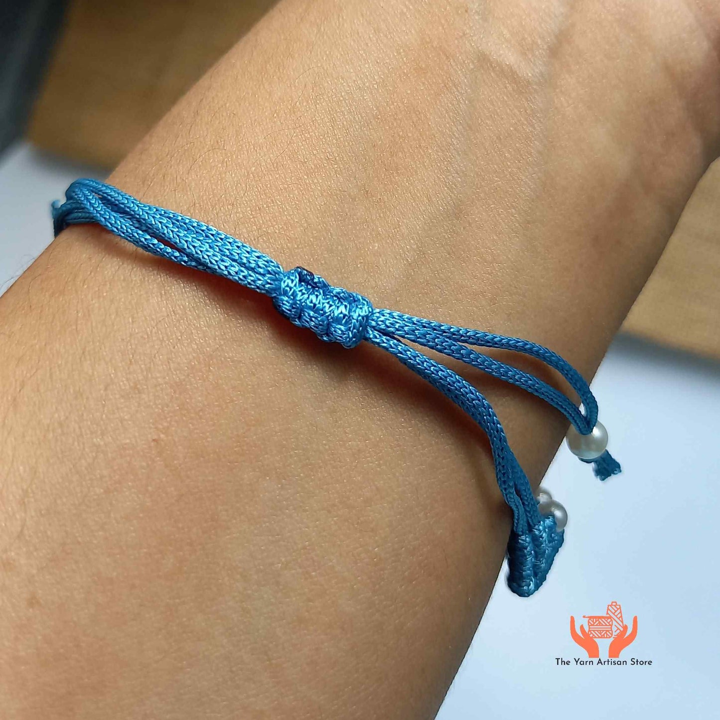 handmade macrame unisex bracelet in a wave and diamond design