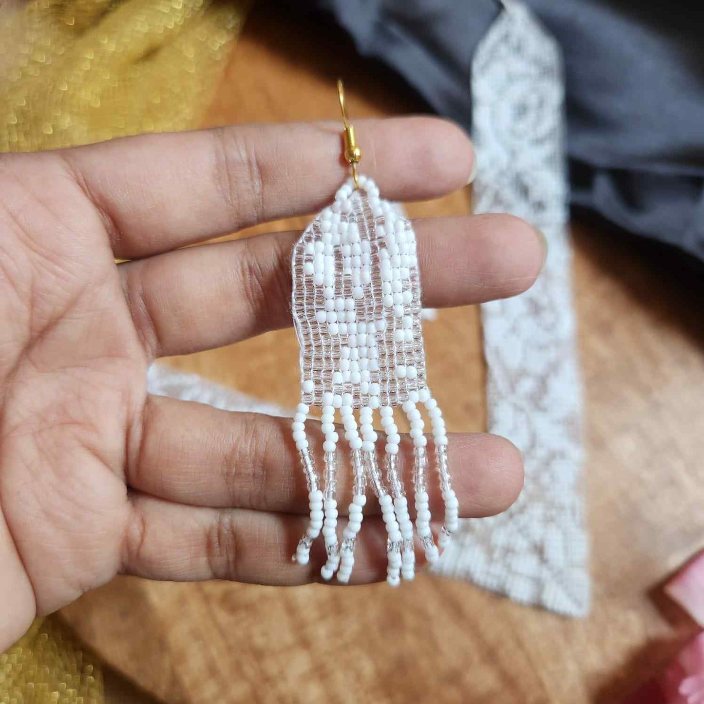 bead jewellery party necklace white jewellery for collar outfits V neck outfits