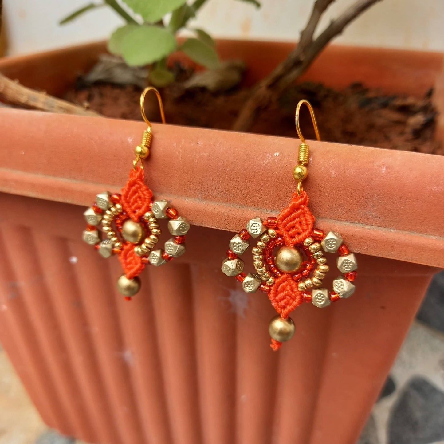 Swarna bead Micro-macramé earrings