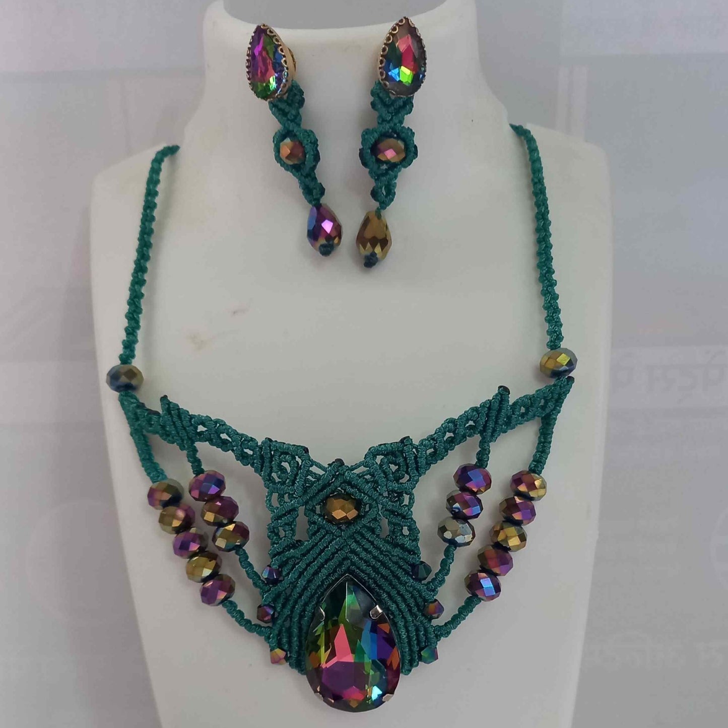 macrame stone necklace and earrings set