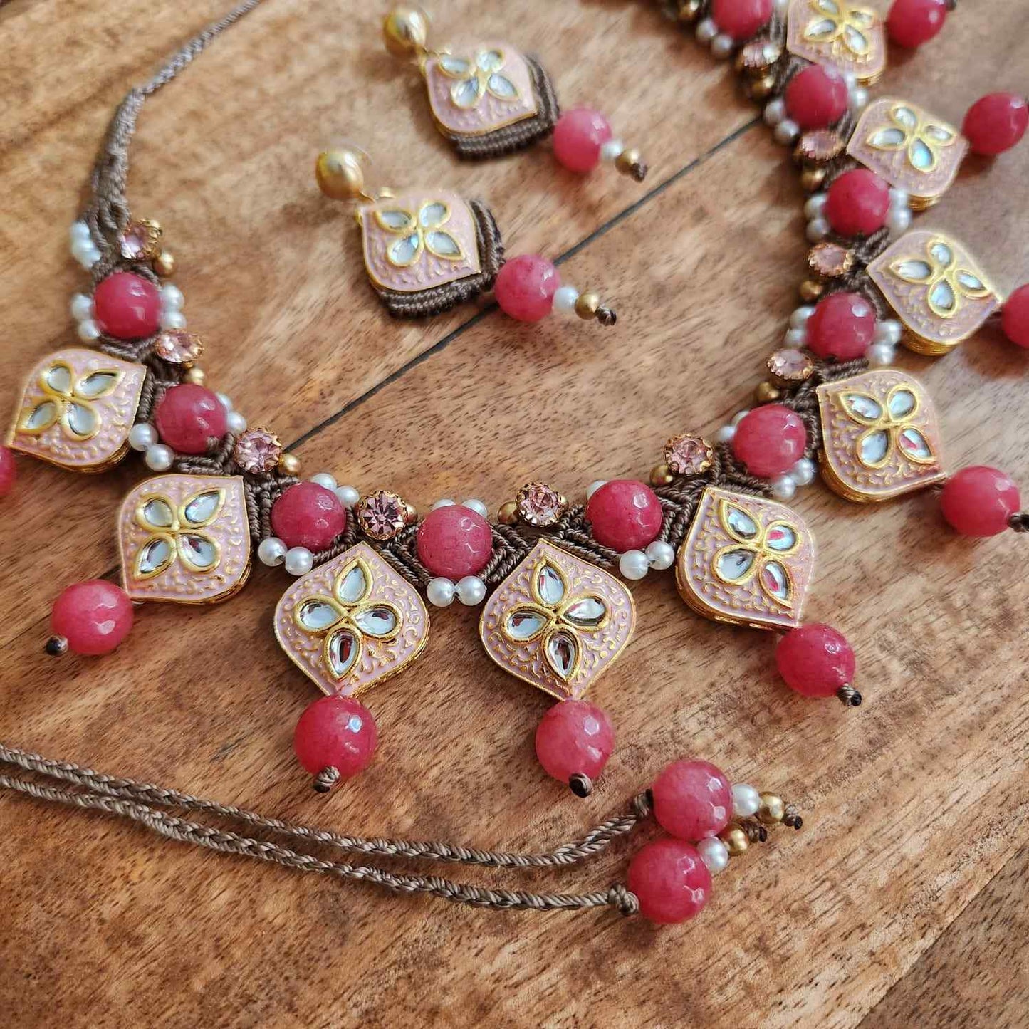 floral jewellery party necklace wedding necklace set lotus meenakari stud earrings stone necklace design formal wear macrame