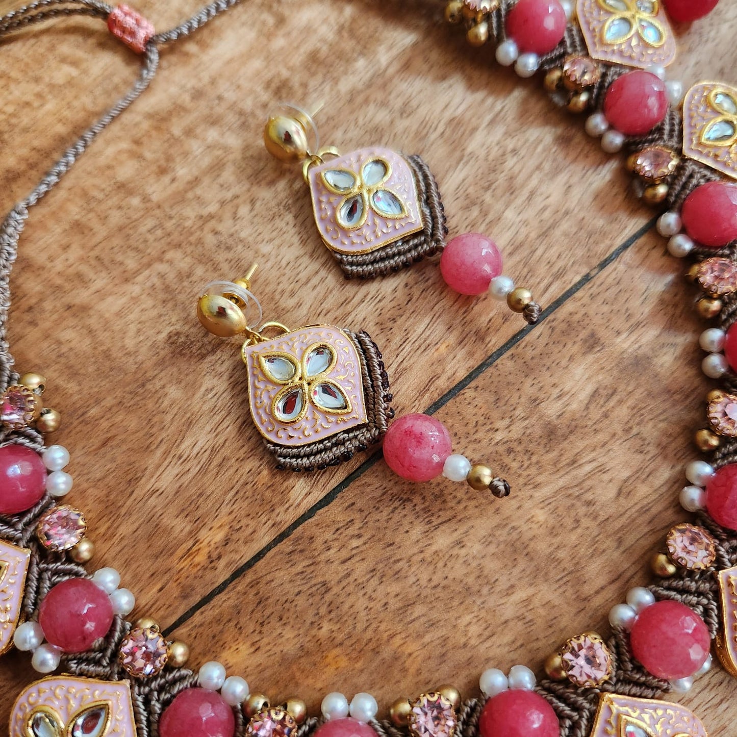 floral jewellery party necklace wedding necklace set lotus meenakari stud earrings stone necklace design formal wear macrame