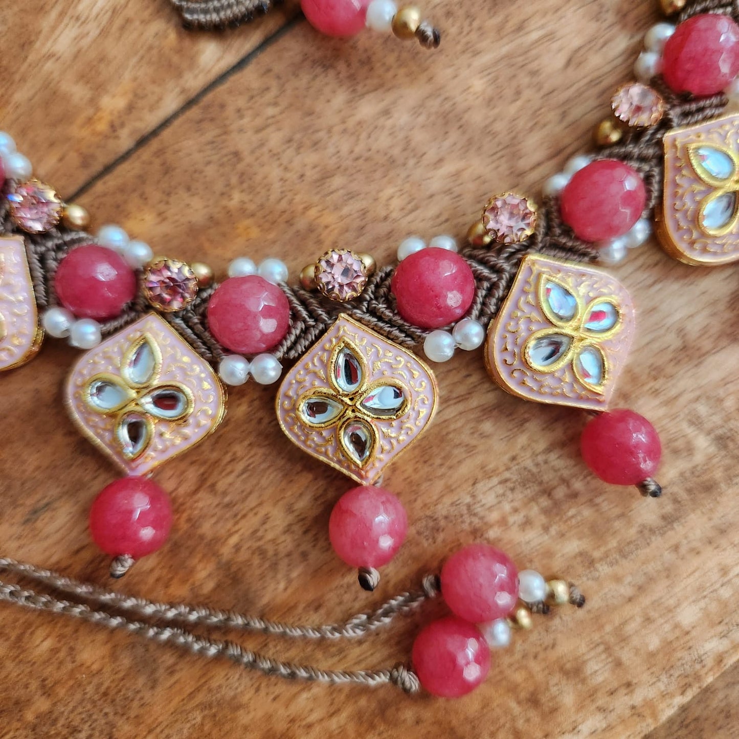 floral jewellery party necklace wedding necklace set lotus meenakari stud earrings stone necklace design formal wear macrame