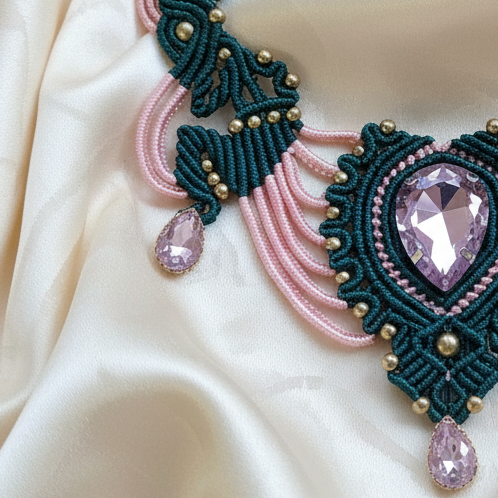 Mrinalini stone macrame necklace set