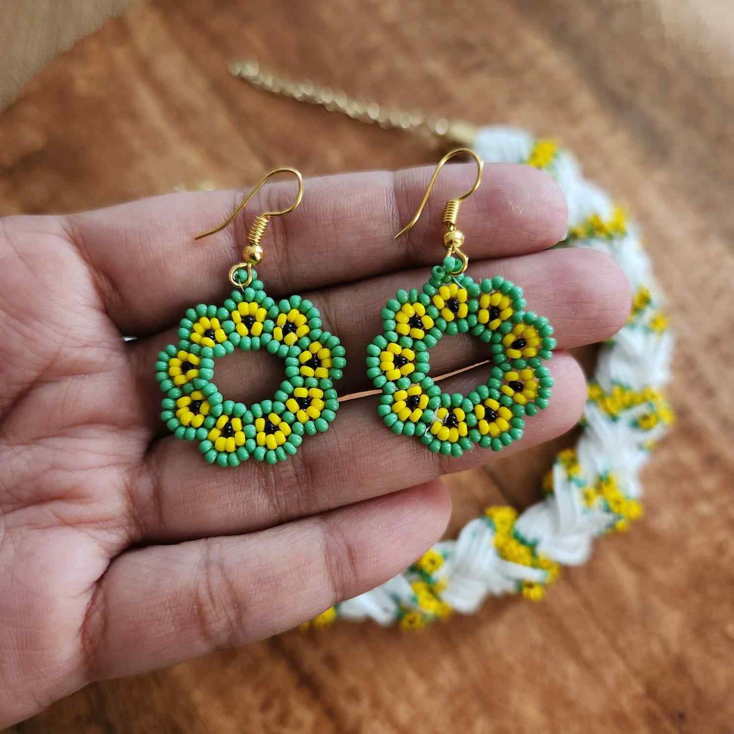 floral necklace bead jewellery short necklace daisy flower motif partywear necklace floral earrings