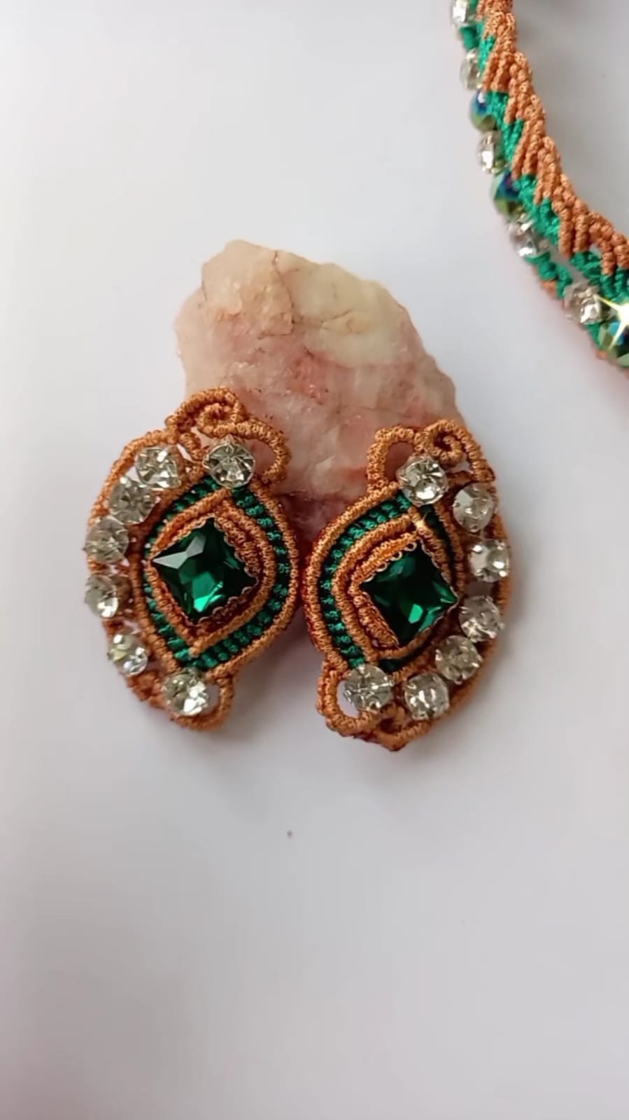 green and white stone macrame choker stud earrings set
