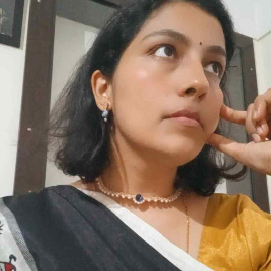 bead macrame necklace stud earrings set in beige with pearls and blue black agate beads