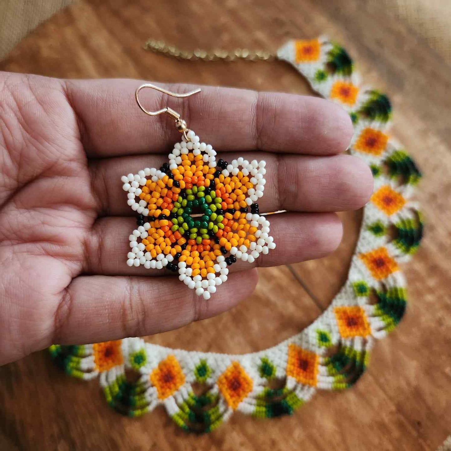 floral necklace bead jewellery short necklace scalloped flower motif partywear necklace floral earrings
