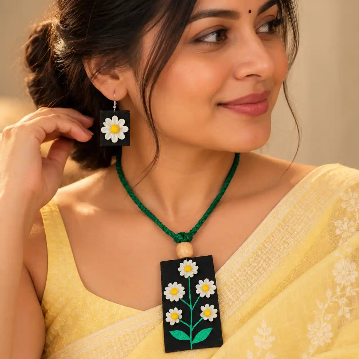 Avani fabric necklace set