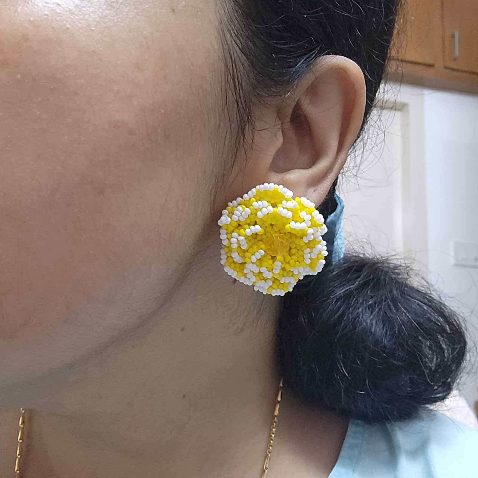 bridal jewellery floral necklace stud earrings haathphool maang tikka haldi necklace set wedding jewellery white yellow jewellery for haldi mehendi sangeet shaadi 