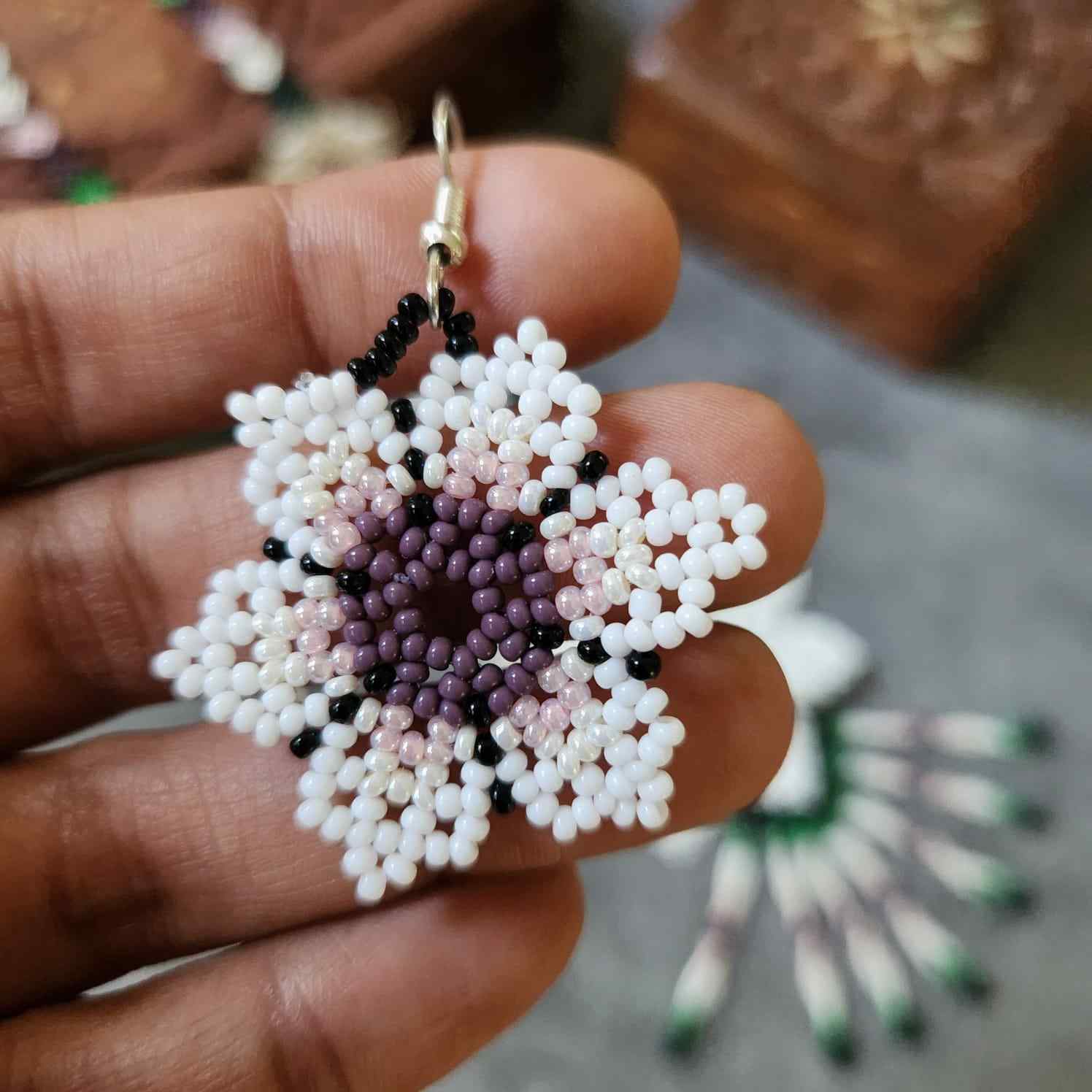 White Beaded Flower Necklace Monochrome Bloom: Handcrafted Floral