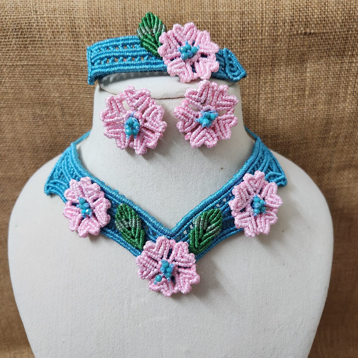 Iris macrame necklace set