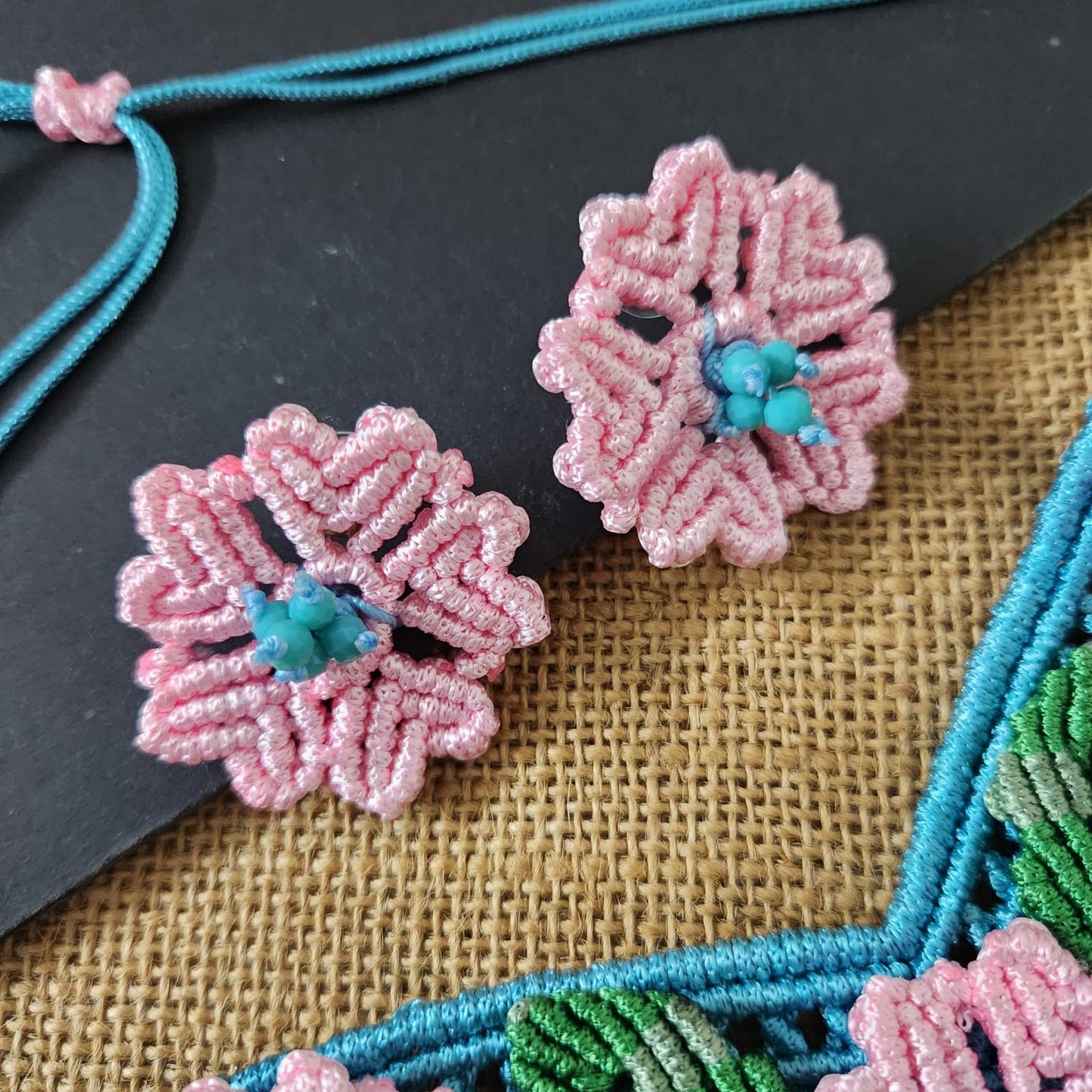 Iris macrame necklace set