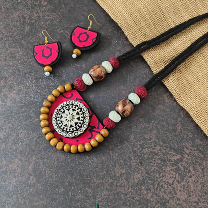 Medini fabric necklace set