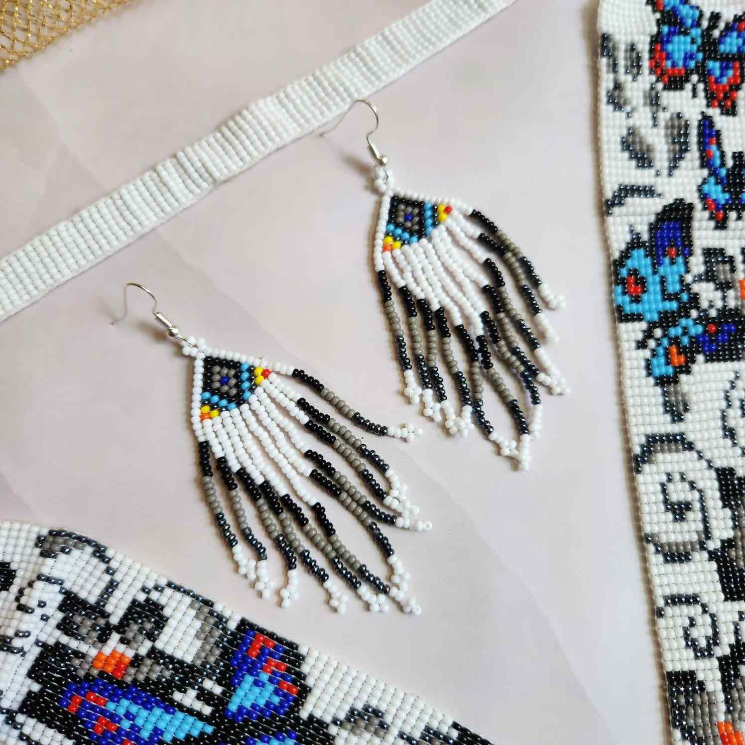 bead necklace set black and white blue butterfly floral design necklace daily wear necklace for office and party. 