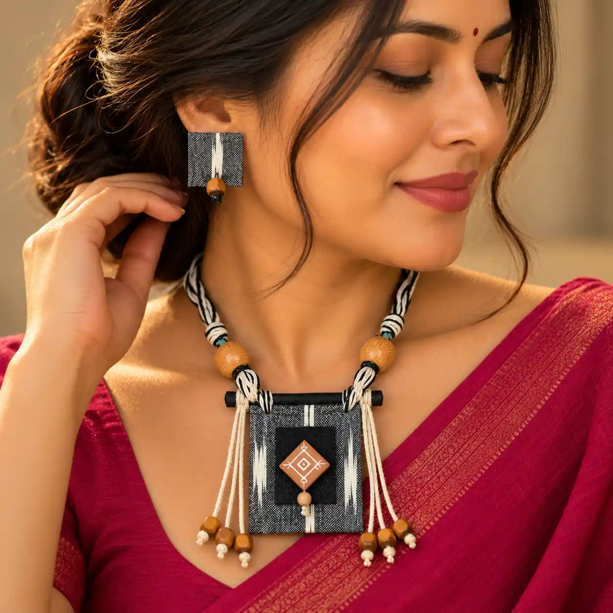 Mrinmayi grey fabric necklace set
