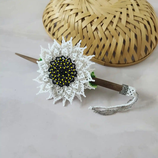 Murali White Bead Floral Hair Clip