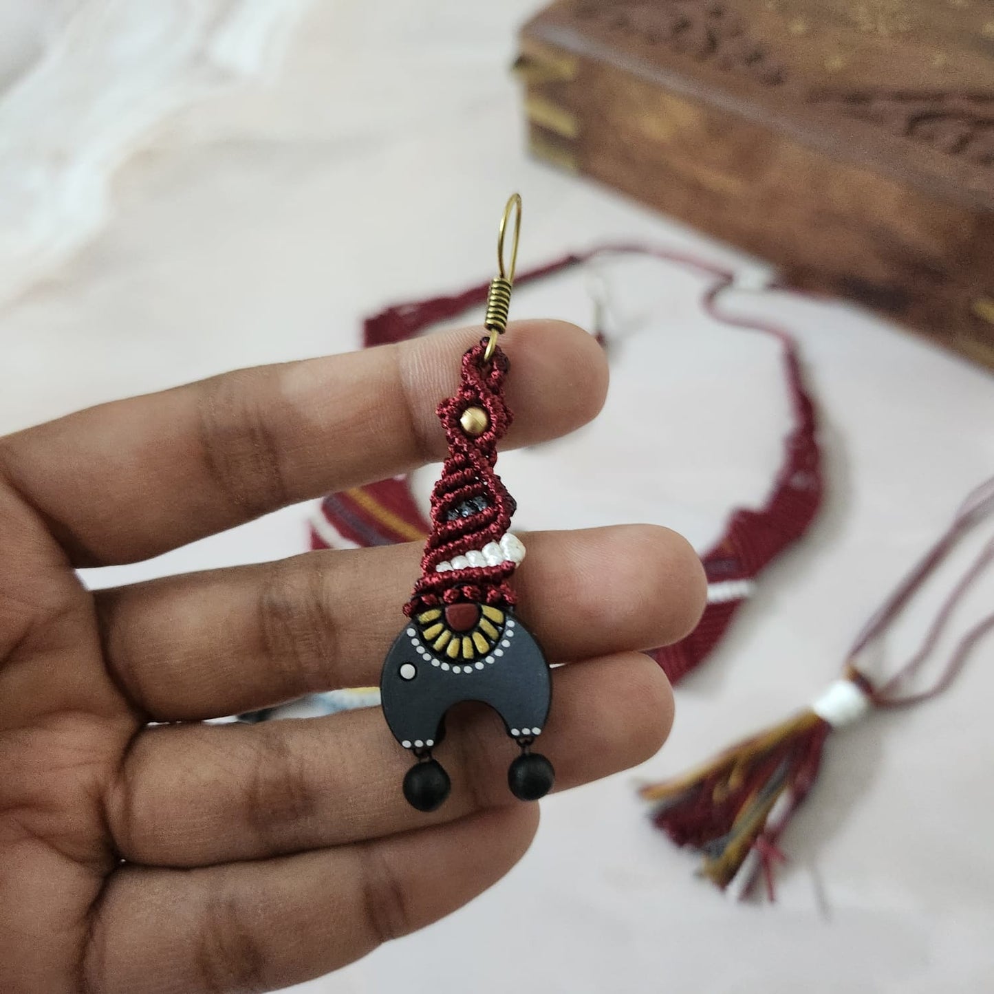 Murthi macrame necklace set