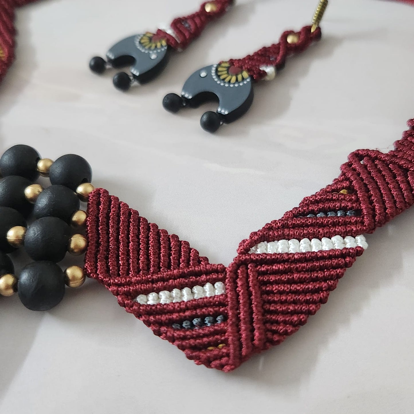 Murthi macrame necklace set