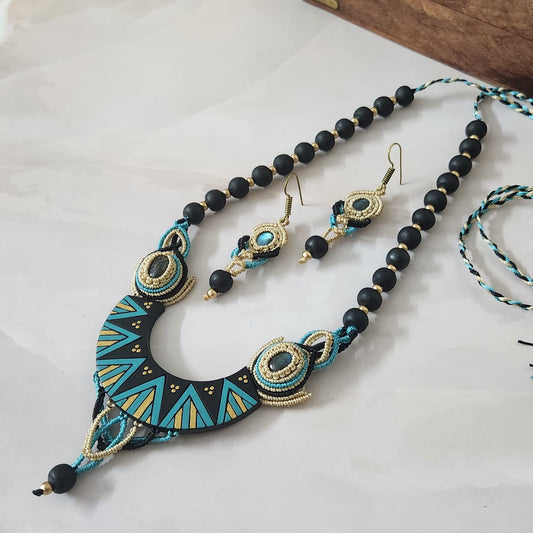 Nabha macrame necklace set