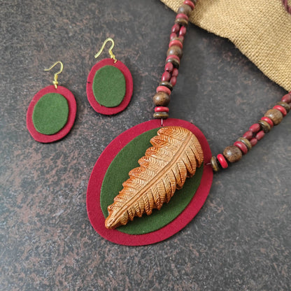 Nirmita maroon fabric necklace set