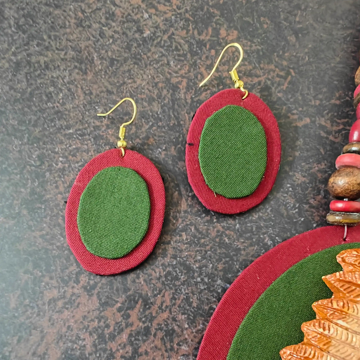 Nirmita maroon fabric necklace set