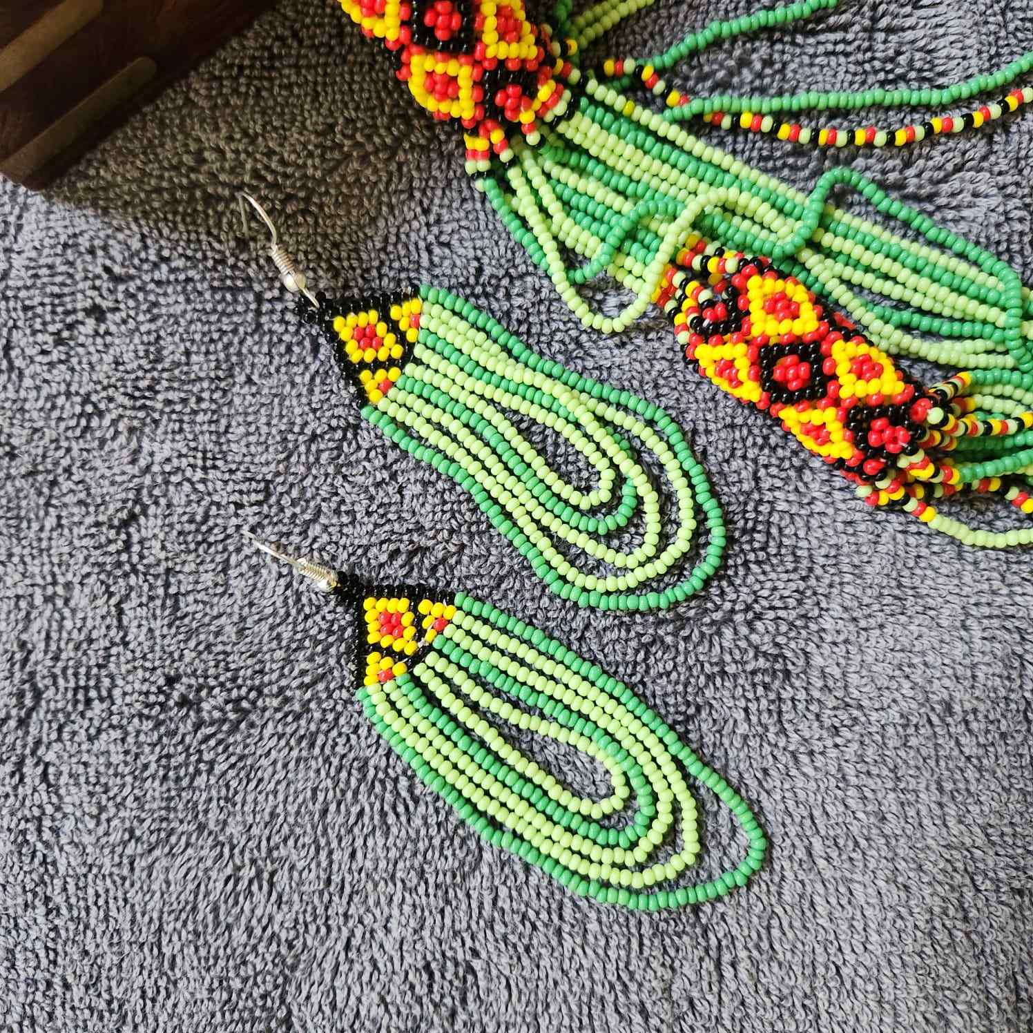 geometric bead necklace set orange yellow green necklace for haldi shaadi mehndi sangeet 