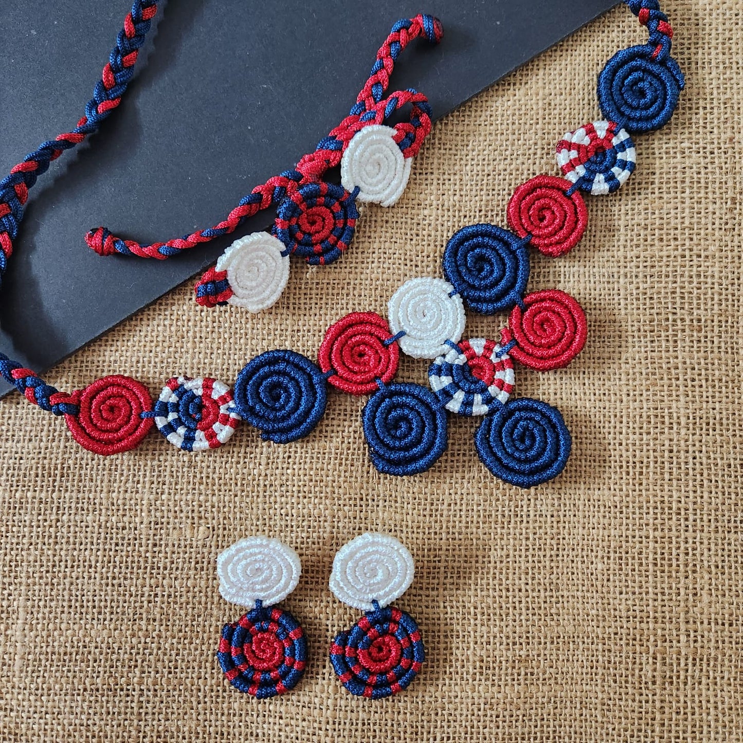 Spiral blue macrame necklace set