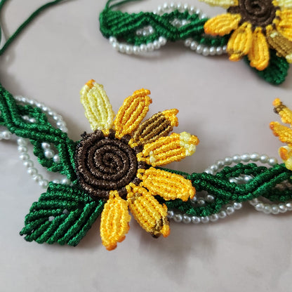 Suryam macrame necklace set