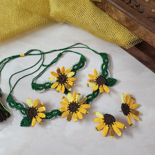 Suryam macrame necklace set