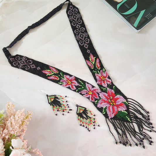Svadhya black floral geometric beadloom necklace set