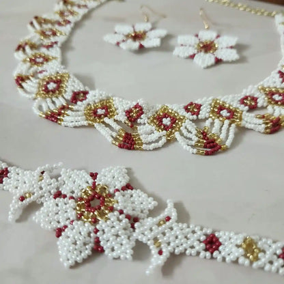 Thria maroon scalloped necklace set