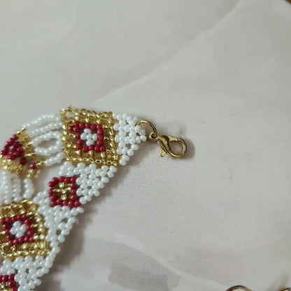 Thria maroon scalloped necklace set