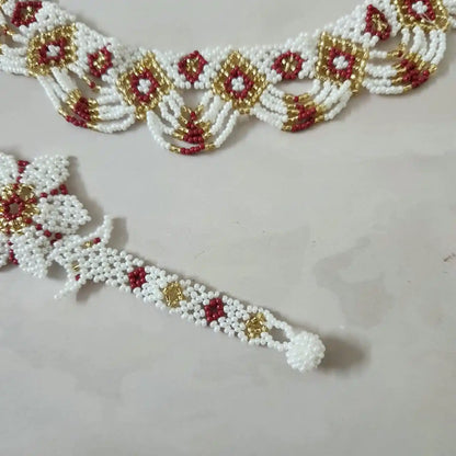 Thria maroon scalloped necklace set
