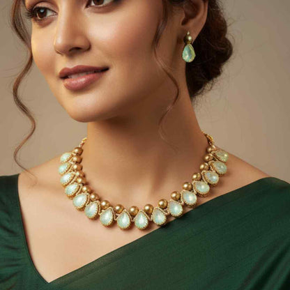 Ditila green macrame necklace set