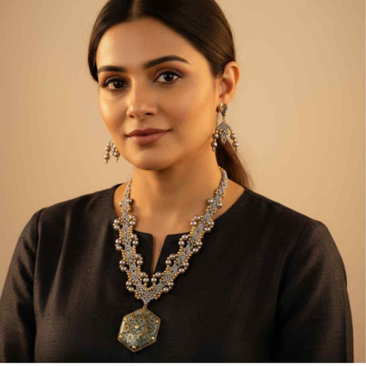 Padmini grey macrame necklace set