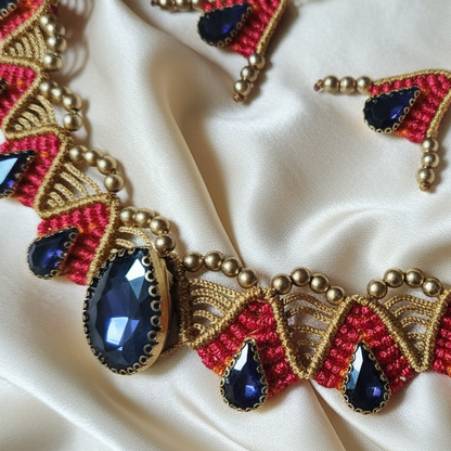 Vahini stone macrame necklace set