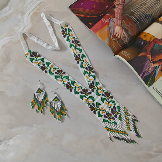 Vardani white floral beadloom necklace set