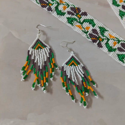 Vardani white floral beadloom necklace set