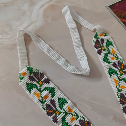 Vardani white floral beadloom necklace set